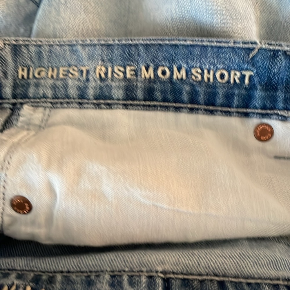 American Eagle Highest Rise Mom Short Light Blue‎ Plaid Jean Shorts - Picture 8 of 9